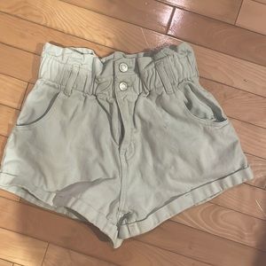 Pacsun mom shorts in a light mint color